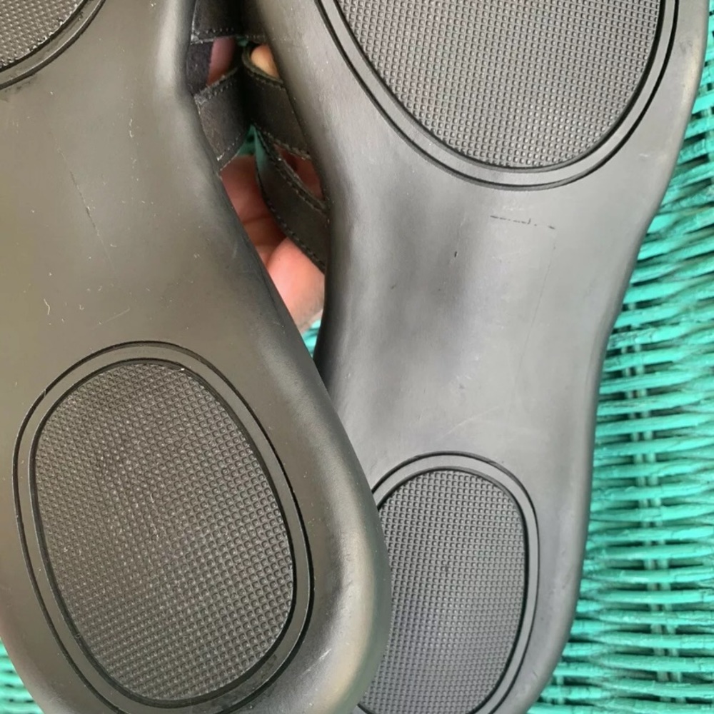 Array New In Box Shoes Size 9.5 - image 3